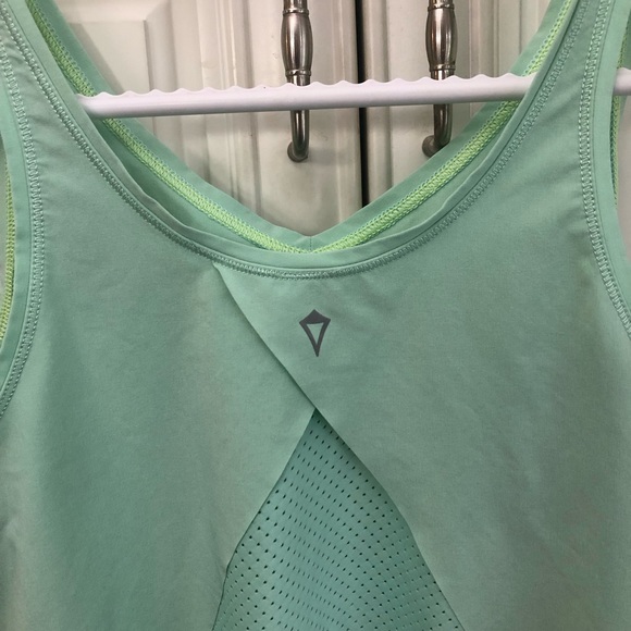 Ivivva by Lululemon gorgeous back girls tank top - Picture 7 of 10